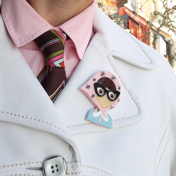 ALVA Acrylic Brooch, a girl from the fifties with retro glasses - Isa Duval