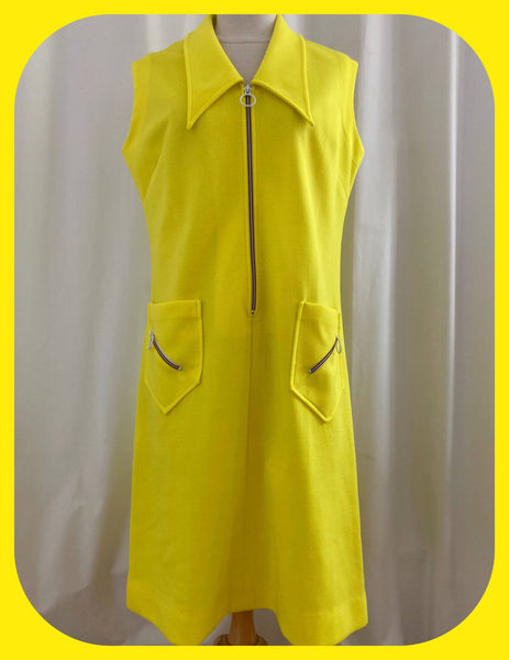 Robe chasuble jaune années 70