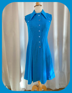 Robe sans manches Devernois turquoise  années 70