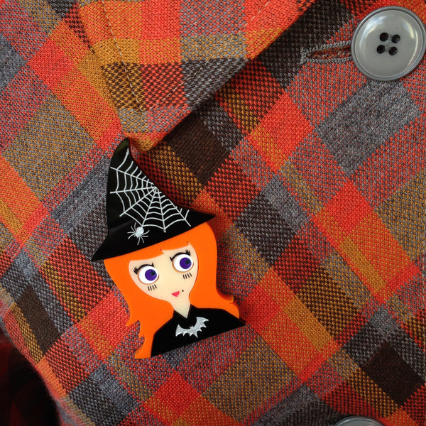 VICKY Halloween Acrylic Brooch, the little witch. - Isa Duval