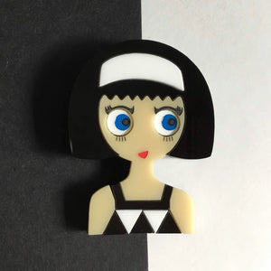 LINDA Acrylic Brooch - Fashion girl with a black and white geometric dress▫️ - Isa Duval
